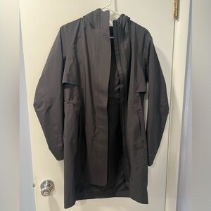 Lululemon Rain Rebel Jacket Size 8!